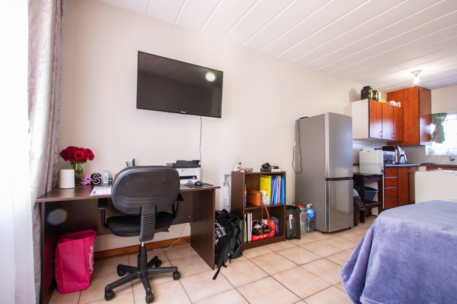 To Let 1 Bedroom Property for Rent in Die Bult North West